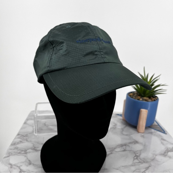 Vineyard Vines Hunter Green Nylon Adjustable Hat Waterproof Outdoor Golf Boating - Picture 1 of 7